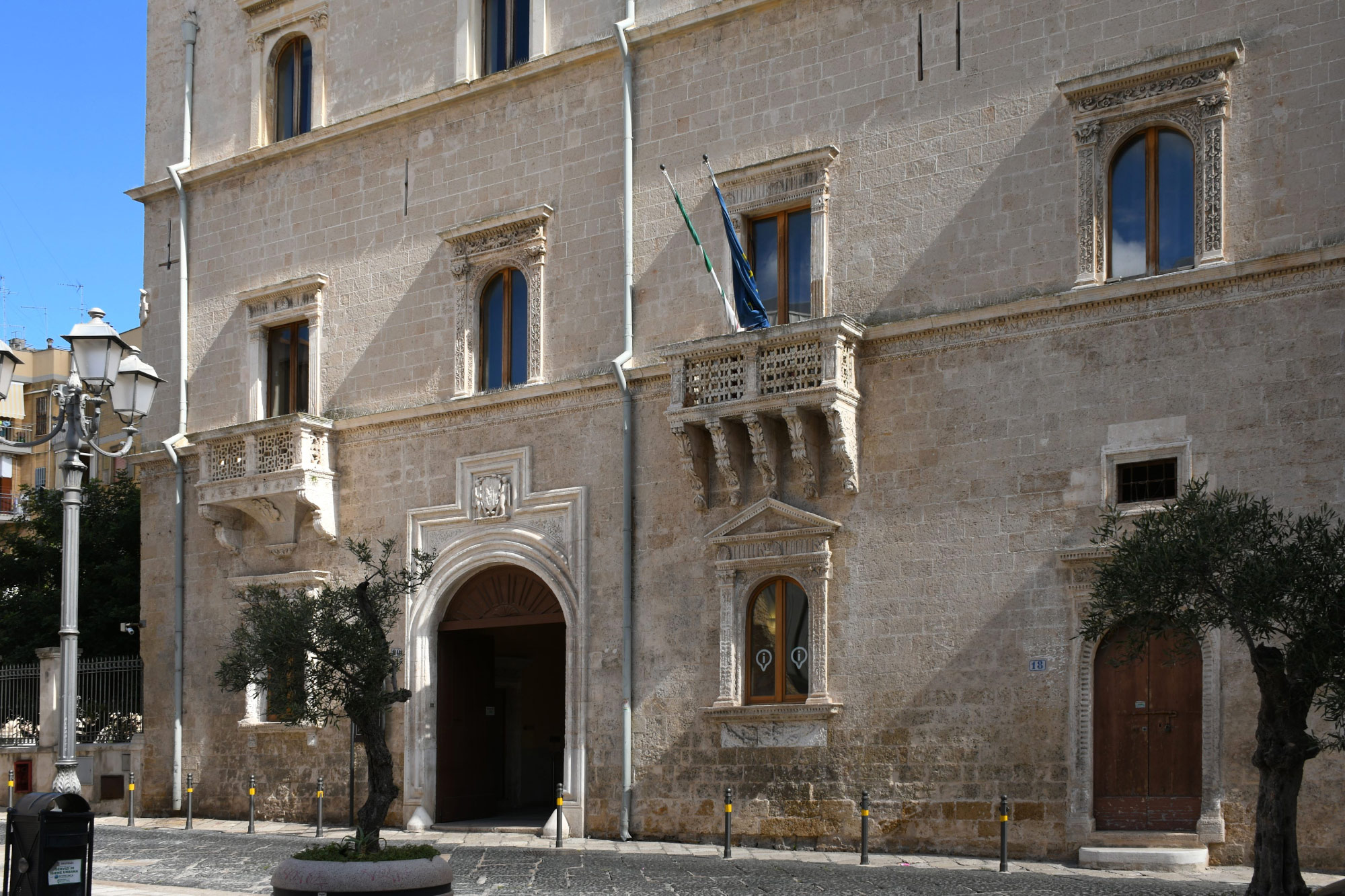 Brindisi (Photo license: CC BY 2.0)